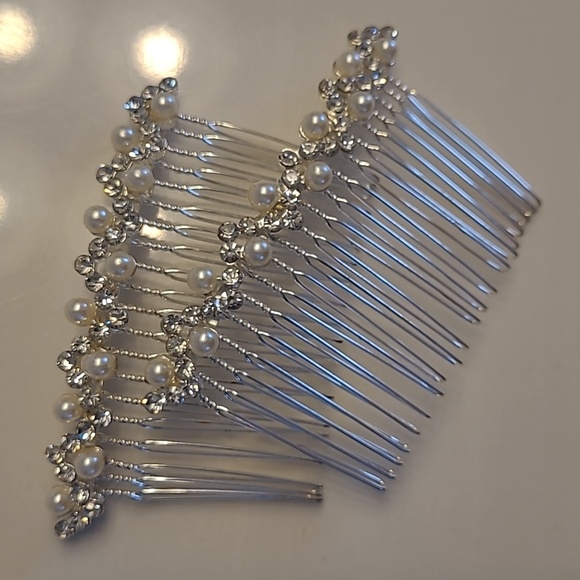 Pair of Hair Comb Faux Pearls & Crystals On Silver-tone Metal - Picture 12 of 13
